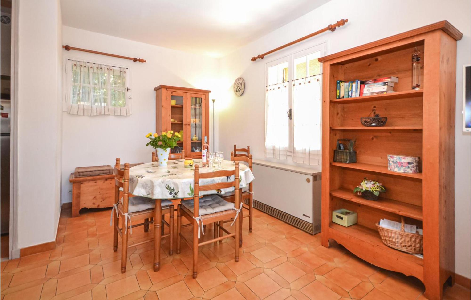 1 Bedroom Pet Friendly Home In Entrechaux Exterior photo