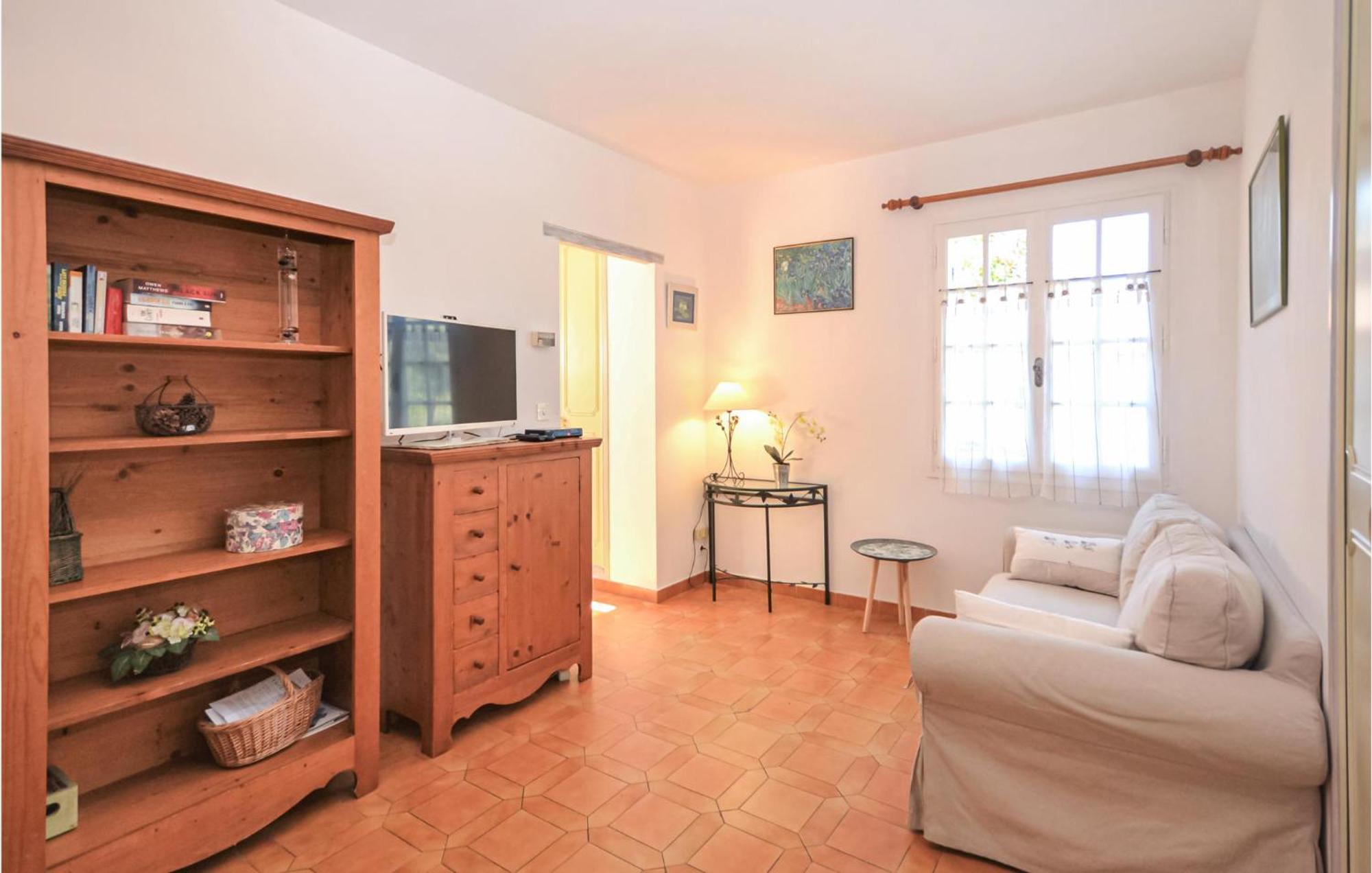 1 Bedroom Pet Friendly Home In Entrechaux Exterior photo